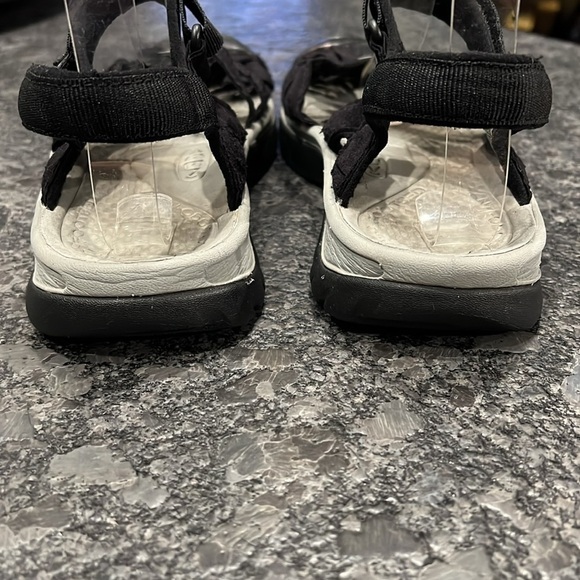 Keen Rose Sandals Sz 9.5 Black Gray Adjustable Strap - Picture 4 of 12